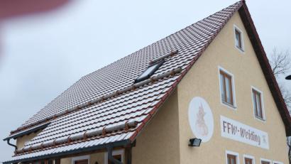 Bild: ohr
Die FFW Weiding beantragte die Anschaffung eines neuen Tragkraftspritzenfahrzeuges (TSF). Die Beschaffungskosten belaufen sich auf rund 50.000 Euro. Die Zuwendung des Freistaates Bayern liegt bei 23.000 Euro. Der Gemeinderat Schwarzach plädierte für die Bereitstellung der entsprechenden Mittel im Haushaltsplan 2019.