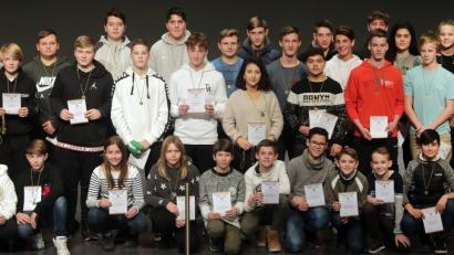 Bild: wsb
Traditionell hat die Schönwerth-Realschule überragende Eisschnellläufer: Drei von vier Teams schafften es 2018 bis zur bayerischen Meisterschaft. Viele Erfolge gab es auch für die Amberger Mittelschulen.
