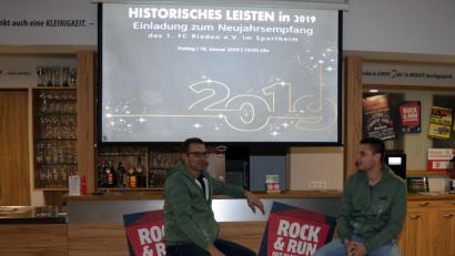 Bild: Voigt, Ingrid
Zweiter Vorsitzender Michael Poh (links) und Dritter Vorsitzender Sebastian Kemmeter erläutern im Interview die Ziele und Aufgaben des 1. FC Rieden.