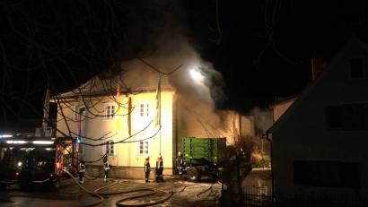 Bild: Alexander Auer
In Neustadt an der Donau hat es in einer Lagerhalle gebrannt.