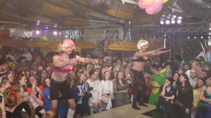 Bild: bey
Bei seiner Faschingsveranstaltung im Naabtalhaus lässt es der SC Luhe-Wildenau wieder richtig krachen. Höhepunkt ist eine Modenschau der etwas anderen Art.