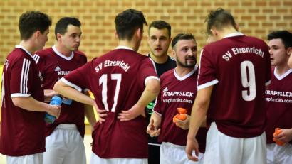 Bild: A. Schwarzmeier
Die SG Etzenricht II/SC Luhe-Wildenau II ist bei der bayerischen Futsal-Meisterschaft in der Gruppenphase ausgeschieden.