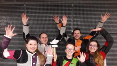 Bild: rwo
Riesenfreude bei den Sportschützen von Einigkeit Hubertus Kastl: Die Mannschaft schaffte beim Qualifikationsschießen den Aufstieg in die 1. Bundesliga Süd.