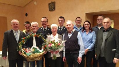 Bild: fz
Viele Gratulanten beglückwünschten Horst Pichl (Fünfter von rechts) zum 80. Geburtstag.