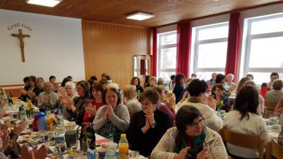 Bild: ubb
65 Frauen aus nah und fern sind der Einladung der KLB zum Frühstücken gefolgt.