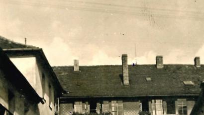 Archivbild: Hermann Reger
Ist die Aufschrift auf der Rückseite authentisch, dann ist das der Storg-Innenhof in den frühen 50er Jahren.