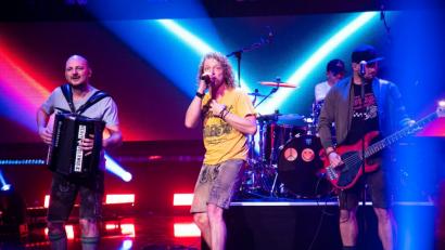 Bild: ProSieben / Benedikt Müller
Die "Troglauer Buam" sind am morgigen Donnerstag im Fernsehen im ProSieben-Studio zu erleben.