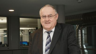 Bild: Gabi Schönberger
Beruflich will Lothar Höher zum Jahresende kürzer treten, politisch nicht, auch wenn er als OB-Kandidat nicht zur Verfügung steht. "Da wäre ich zum Ende der Amtszeit ja 72. Das ist einfach zu alt", sagt der Noch-64-Jährige.