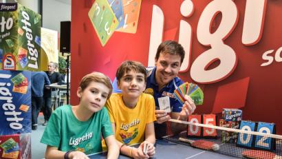 Bild: we
Tischtennisspieler Timo Boll auf der Spielwarenmesse.