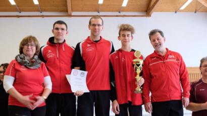 Bild: exb
Der Meistertitel in der Bezirksliga ging an den 1. Bogenschützenclub Sulzbach-Rosenberg mit (von links) Lydia Wiesneth, David Übler, Norman Koch, Luca Koch, Wolfgang Gruber.