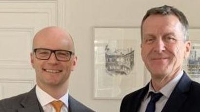 Bild: exb
Bereichsleiter Thomas Unger (links) mit dem neuen Schulamtsdirektor Gerald Haas.