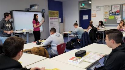 Bild: rgr
Ein Info-Team der Metall- und Elektro- Industrie besuchte im Rahmen der Ausbildungs-Offensive-Bayern die 7. – 9. Klassen der Mittelschule Grafenwöhr.