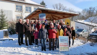 Bild: bsc
In Friedenfels organisierten die Befürworter des Volksbegehrens einen Familienausflug zum Rathaus.