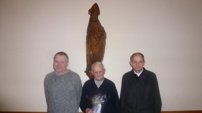 Bild: exb
40 Jahre wirkte Benno Zant (Mitte) im Pfarrgemeinderat. Dafür dankten Pfarrer Johann Hofmann (rechts) und Pfarrgemeinderatssprecher Markus Fichtner.