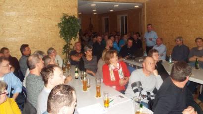 Bild: e
Im Mooser Dorfgemeinschaftshaus sind Ideen zur Dorferneuerung für Moos und Gärmersdorf gefragt.