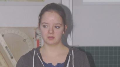 Bild: weu
Corinna Poss vom Landesbund für Vogelschutz gab den Grundschülern zum Vogel des Jahres, den Star, wertvolle Informationen und Hintergrundwissen.