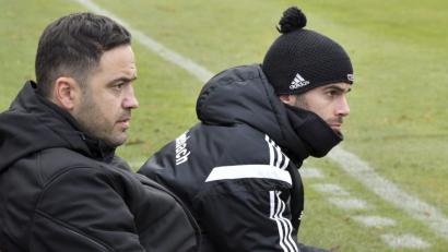 Bild: Hubert Ziegler
Gebenbachs Cheftrainer Faruk Maloku (links) und Co-Trainer Johannes Hager können sich am Samstag einen Eindruck von der Form ihrer Spieler machen.



Bild: Ziegler