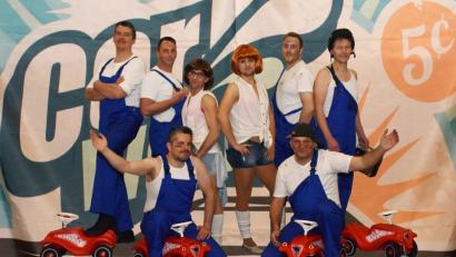 Bild: exb
Coole Mechaniker, kesse Ladys: "Car Wash" lautet das Motto der neuen Show der Mitterteicher "Gaudi-Buam".