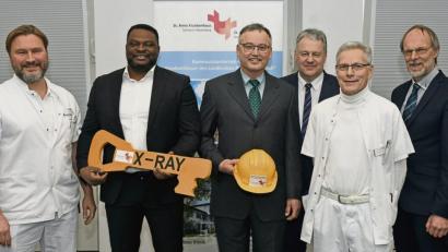 Bild: Petra Hartl
Vorstellungsrunde mit (von links) Klaus Nester, Bakia Bessog, Helge Simon, Richard Reisinger, Hans Thaufelder und Klaus Emmerich.