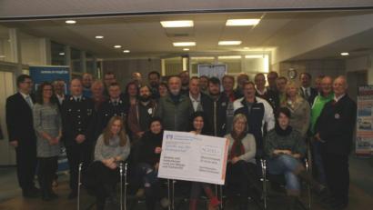 Bild: wro
Die Vertreter zahlreicher Vereine und gemeinnütziger Einrichtungen freuen sich über die Spenden der Volksbank Raiffeisenbank Nordoberpfalz. Das Geld stammt aus dem Topf des Gewinnsparens.