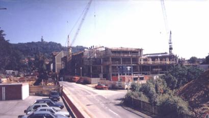 Bild: StBA AM-SUL
Eine Aufnahme des Rohbaus des Finanzamtes vom Sommer 1986.