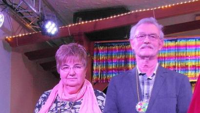 Bild: hl
Gisela und Herbert Schraml sind neue Ehrensenatoren des Waldecker Carnevalvereins.
