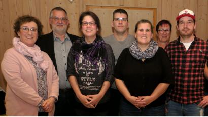 Bild: Hirsch
Dem neuen MSC-Vorstand gehören Ingrid Guder, Christian Guder, Monique Tieg, Michael Hirsch, Evi Hirsch, Elisabeth Feldmeier und Simon Seebauer (von links) an.