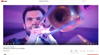 Bild: Ralph Gammanick [rg] (ralph.gammanick@oberpfalzmedien.de)
„Monobo Son“ auf YouTube. Das offizielle Live-Video zum neuen Song „Mit Dir“, das seit Donnerstag abrufbar ist, entstand im Oktober beim ausverkauften Gastspiel in der „Sünde“.