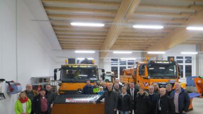 Bild: Stefanie Gradl
Fünf Millionen Euro hat Vilseck in einen zukunftsfähigen Bauhof investiert. Bei einem Rundgang überzeugen sich die Stadträte von dem gelungenen Werk.
