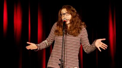 Bild: Ulli Raab
Maron Fuchs aus Weiden ist Poetry-Slammerin aus Leidenschaft.