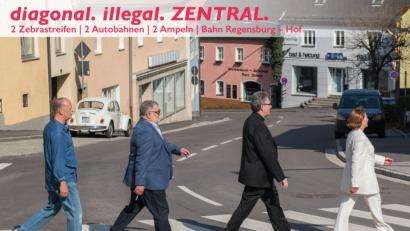 Bild: exb
Das Monatsbild des Netzwerks orientiert sich am weltberühmten Cover von „Abbey Road“, dem elften Studioalbum der Beatles aus dem Jahr 1969. Im Bild Bereitschaftspolizei-Chef Helmar Termer, Bürgermeister Armin Schärtl, Stadtpfarrer Hannes Lorenz und seine evangelische Kollegin Irene Friedrich (von links) auf den Spuren der "Fab Four".