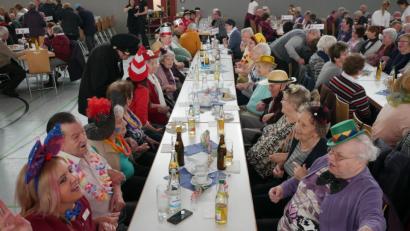 Bild: tr
Viel Spaß hatten die Teilnehmer des 41. Seniorenfaschings des Landkreises Tirschenreuth.