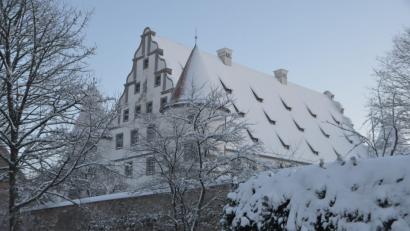 Bild: dob
Malerisch liegt die Friedrichsburg eingebettet in die weiße Winterlandschaft.
