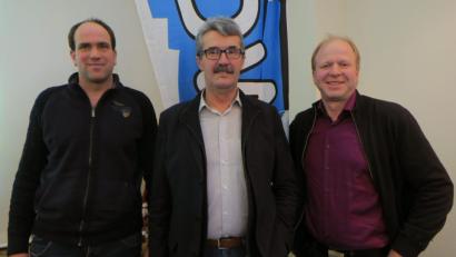 Bild: Hirsch
BDM-Kreisvorsitzender Johannes Hösl, Pressesprecher Hans Foldenauer und Landesvorsitzender Manfred Gilch (von links) lehnen das Volksbegehren „Rettet die Bienen“ ab.