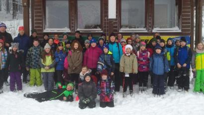 Bild: exb
Die Schüler der Flosser Mittelschule beweisen auf der Silberhütte, dass sie bereits gute Langläufer sind.