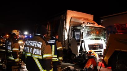 Bild: Alexander Auer
Schwerer Unfall auf der A3 bei Wörth an der Donau.
