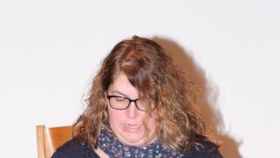 Bild: rpp
Eva Hoffmann, Schriftführerin des Katholischen Frauenbundes Kastl, trägt das Protokoll der letzten Jahreshauptversammlung vor.
