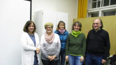 Bild: exb
Referentin Sabine Leistner zusammen mit Gudrun Sirtl, Angela Frank, Christina Kunz und Harald Hertel (von links) von der Steuerungsgruppe „Fair Trade Town Waldsassen“.