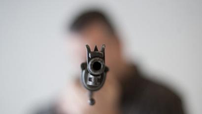 Symbolbild: Victoria Bonn-Meuser/dpa
Die Polizei fand Waffen in Schwarzenbach.