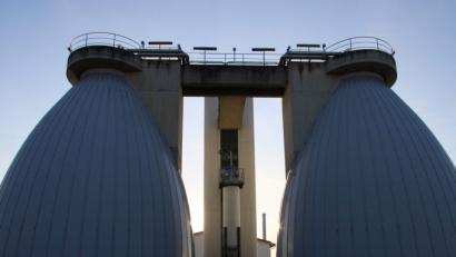 Bild: Hösamer
Die Verbandskläranlage - hier die Faultürme - ist ab 2020 buchhalterisch komplett abgeschrieben. Das kommt den Gebührenzahlern zugute.