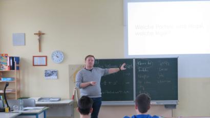 Bild: jzk
Mit seinen Tipps zur IT-Sicherheit kam Philipp Steuber bei den Mittelschülern gut an.