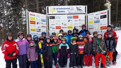 Bild: fvo
Die Kinder der Waldthurner Grundschule erobern den Fahrenberg.