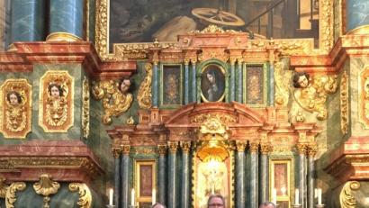 Bild: ads
Dekan Markus Brunner (links) heißt in Anwesenheit des alten und neuen Kirchenpflegers Hans Paulus (rechts) die neuen Mitglieder der Kirchenverwaltung von St. Georg willkommen (ab Zweiter von links): Elisabeth Meyer, Stephan Weiß, Robert Seel, Eduard Ritz, Michael Suttner, Norbert Füger und Alexander Bachmann.