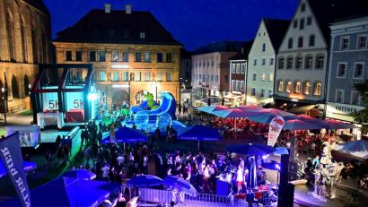 Bild: Petra Hartl
Gelungene Premiere auf dem Marktplatz. Das Watersplash-Festival machte im Juli nicht nur Spaß, sondern auch war auch ein Hingucker.