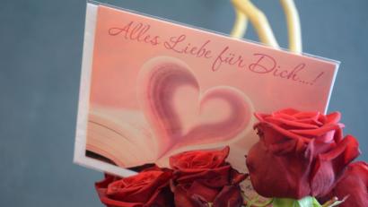 Bild: Gabi Schönberger
Rund um den 14. Februar sind sie überall: Hinweise auf den Valentinstag.