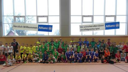 Bild: exb
Drei Tage lang lieferten sich die Nachwuchsfußballer spannende Spiele. Das Bild zeigt die U-11-Teams.