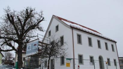 Bild: upl
Das alte Forsthaus an der Hauptstraße ist eines der ortsbildprägenden Gebäude in Freudenberg. Jetzt wurde es seiner neuen Bestimmung übergeben.