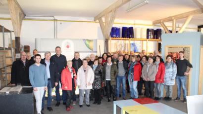 Bild: exb
Die Teilnehmer des Initiaktivkreises beim Besuch der Glashütte Lamberts.