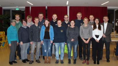 Bild: wec
Die Vertreter der Vereine und Gruppierungen, die ihre Fördergelder von Bürgermeister Josef Gilch (rechts) in Empfang nehmen dürfen. Darüber freuen sich auch Jugendbeauftragter Erich Meidinger (Dritter von rechts) und Claudia Mai vom Kreisjugendring (Vierte von rechts).