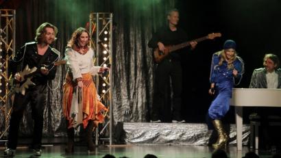 Bild: Wolfgang Steinbacher
Der Super-Abba-Abend im ACC überzeugte mit sechs guten Musikern, tollen Lichteffekten, professioneller Bühnenshow und unvergesslichen Hits, die auch heute noch jeder kennt.